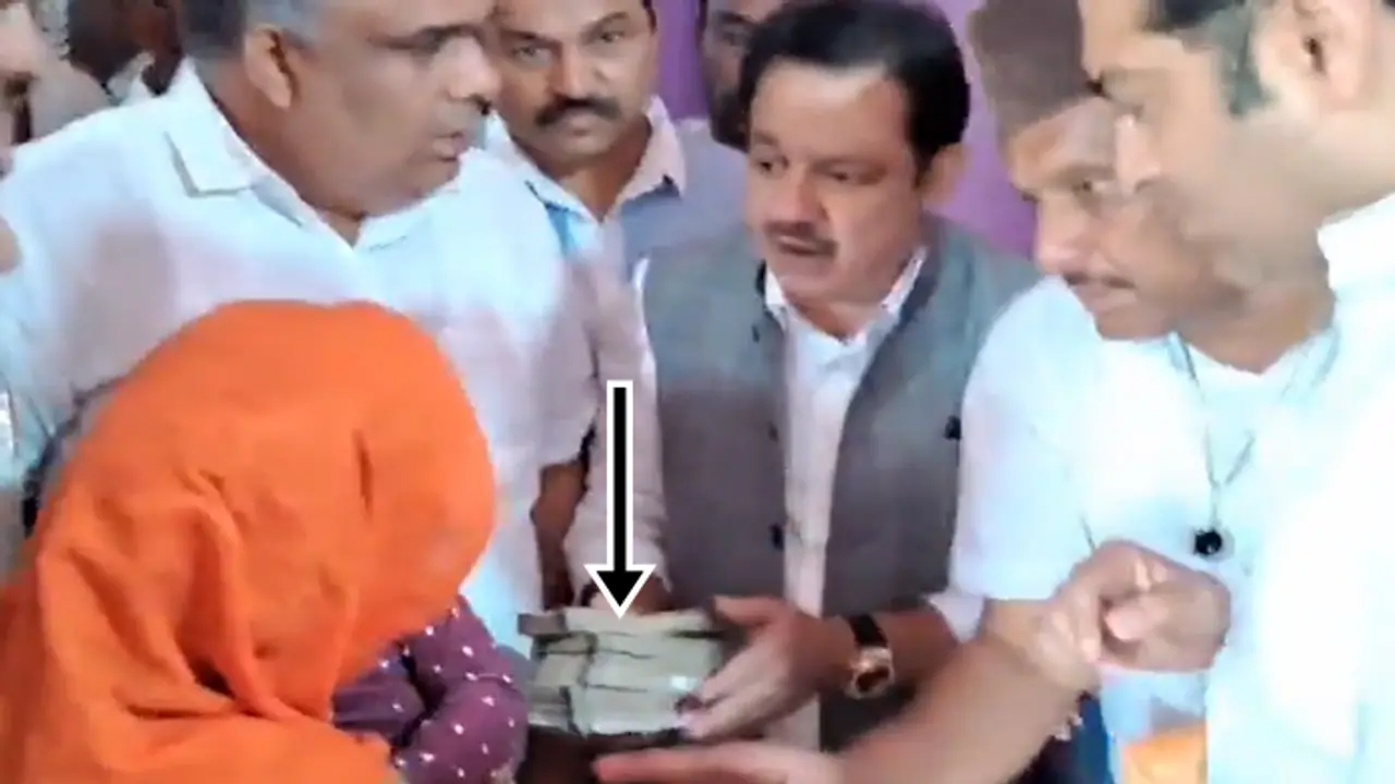 ಕ್ಯಾಮೆರಾ ಎದುರೇ ₹3 ಲಕ್ಷ ಕ್ಯಾಶ್: ಸಚಿವ ಜಮೀರ್ ಅಹ್ಮದ್ ಖಾನ್ರಿಂದ ಐಟಿ ನಿಯಮ ಉಲ್ಲಂಘನೆ? ಕ್ಯಾಮೆರಾ ಎದುರೇ ₹3 ಲಕ್ಷ ಕ್ಯಾಶ್: ಸಚಿವ ಜಮೀರ್ ಅಹ್ಮದ್ ಖಾನ್ರಿಂದ ಐಟಿ ನಿಯಮ ಉಲ್ಲಂಘನೆ?