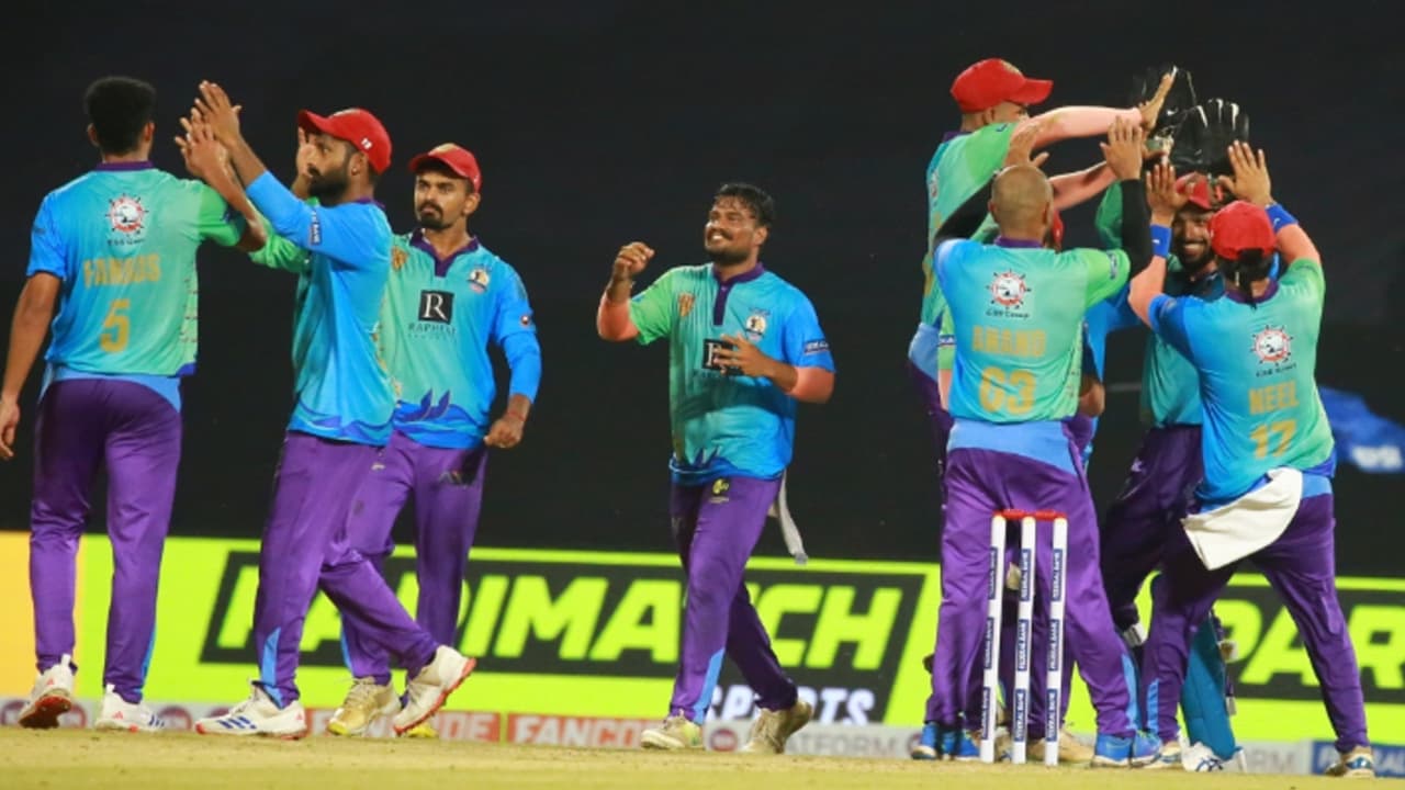 അദാനി ട്രിവാന്ഡ്രം റോയല്സിനെ തുരത്തി ആലപ്പി റിപ്പിള്സ്, കേരള ക്രിക്കറ്റ് ലീഗില് രണ്ടാം ജയം 33 റൺസിന് അദാനി ട്രിവാന്ഡ്രം റോയല്സിനെ തുരത്തി ആലപ്പി റിപ്പിള്സ്, കേരള ക്രിക്കറ്റ് ലീഗില് രണ്ടാം ജയം 33 റൺസിന്