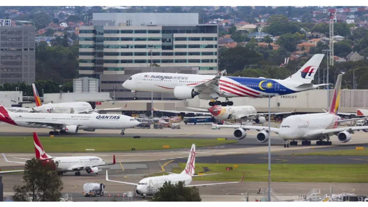 ഡ്യൂട്ടി സമയത്ത് കൂർക്കം വലിച്ചുറങ്ങി എയർ ട്രാഫിക് കൺട്രോളർ, അപകടങ്ങൾ ഒഴിവായത് ഭാ​ഗ്യത്തിന് സംഭവമിങ്ങനെ