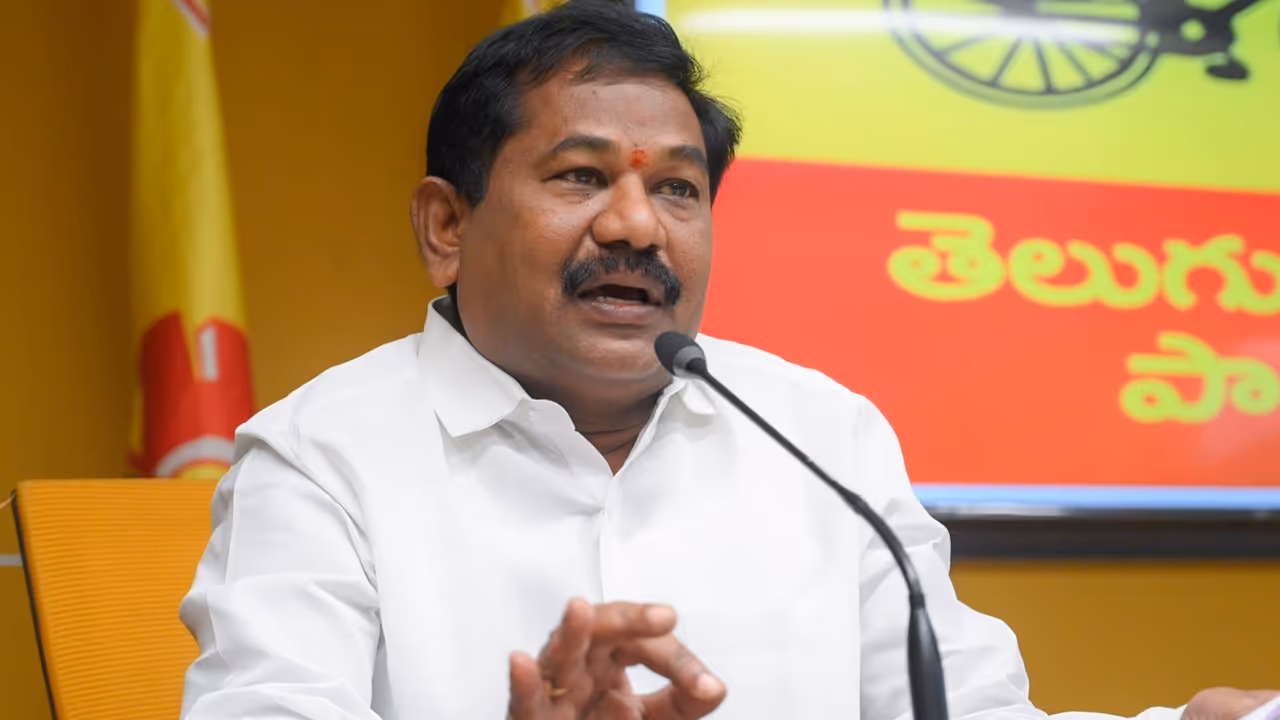 వరదల్లో జనం అల్లాడుతుంటే జగన్ లండన్ టూర్.. అక్రమాస్తులను కాపాడుకునేందుకేనా?: టీడీపీ వరదల్లో జనం అల్లాడుతుంటే జగన్ లండన్ టూర్.. అక్రమాస్తులను కాపాడుకునేందుకేనా?: టీడీపీ