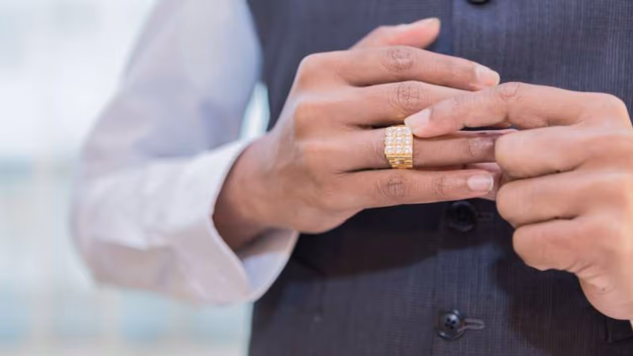 വജ്രം ധരിച്ചാലുള്ള ഗുണങ്ങൾ അറിയാമോ? കൂടുതലറിയാം 