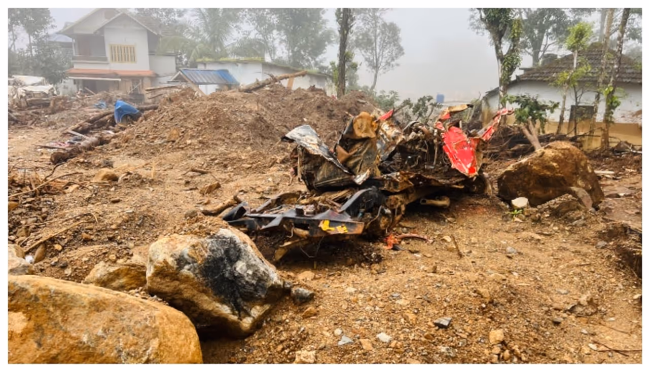 ചൂരൽമല മുണ്ടക്കൈ ദുരന്തത്തിൽപ്പെട്ട് കാണാതായവരുടെ ലിസ്റ്റ് അംഗീകരിച്ചു; മരണപെട്ടവരായി കണക്കാക്കി ഉത്തരവിറക്കും ചൂരൽമല മുണ്ടക്കൈ ദുരന്തത്തിൽപ്പെട്ട് കാണാതായവരുടെ ലിസ്റ്റ് അംഗീകരിച്ചു; മരണപെട്ടവരായി കണക്കാക്കി ഉത്തരവിറക്കും