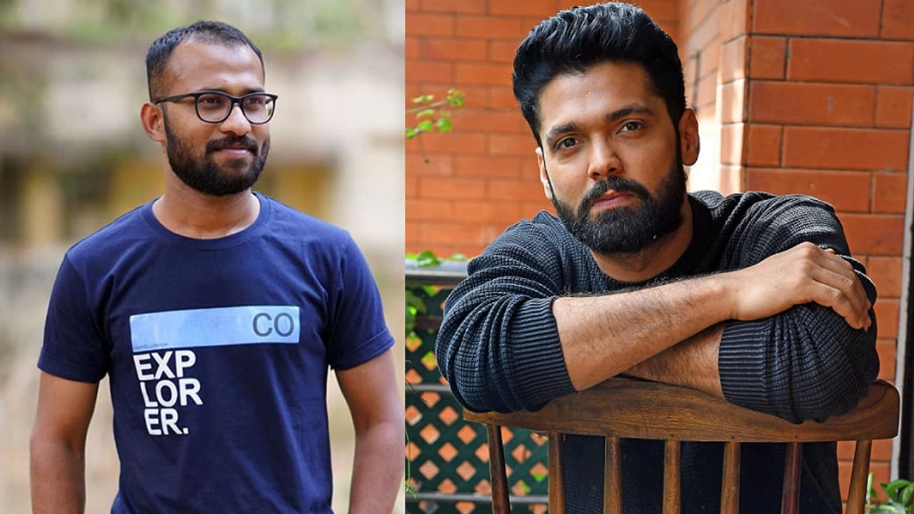 ರಕ್ಷಿತ್ ಶೆಟ್ಟಿ ಮಗು ಮನಸ್ಸಿನ ಜೀವ, ಅವರ ಬಳಿ ಮಾತನಾಡುತ್ತಿದ್ದರೆ ವಿನಯ ಬರುತ್ತದೆ: ನಿರ್ದೇಶಕ ಚಂದ್ರಜಿತ್ ಬೆಳ್ಳಿಯಪ್ಪ ರಕ್ಷಿತ್ ಶೆಟ್ಟಿ ಮಗು ಮನಸ್ಸಿನ ಜೀವ, ಅವರ ಬಳಿ ಮಾತನಾಡುತ್ತಿದ್ದರೆ ವಿನಯ ಬರುತ್ತದೆ: ನಿರ್ದೇಶಕ ಚಂದ್ರಜಿತ್ ಬೆಳ್ಳಿಯಪ್ಪ