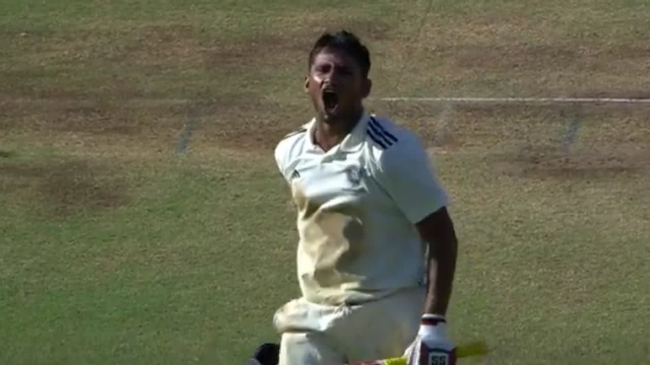 ദുലീപ് ട്രോഫി: ഇന്ത്യ ബിയെ ഒറ്റയ്ക്ക് തോളിലേറ്റി മുഷീര്‍ ഖാന്‍, സെഞ്ചുറി! ഇന്ത്യ ഡി 164ന് പുറത്ത്