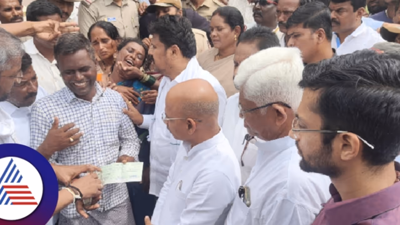 ರಾಯಚೂರಲ್ಲಿ ಸ್ಕೂಲ್ ಬಸ್ ಭೀಕರ ಅಪಘಾತ ಪ್ರಕರಣ: ಕುರ್ಡಿ ಗ್ರಾಮಕ್ಕೆ ಭೇಟಿ ನೀಡಿದ ಸಚಿವ ಶರಣಪ್ರಕಾಶ್ ಪಾಟೀಲ್ ರಾಯಚೂರಲ್ಲಿ ಸ್ಕೂಲ್ ಬಸ್ ಭೀಕರ ಅಪಘಾತ ಪ್ರಕರಣ: ಕುರ್ಡಿ ಗ್ರಾಮಕ್ಕೆ ಭೇಟಿ ನೀಡಿದ ಸಚಿವ ಶರಣಪ್ರಕಾಶ್ ಪಾಟೀಲ್