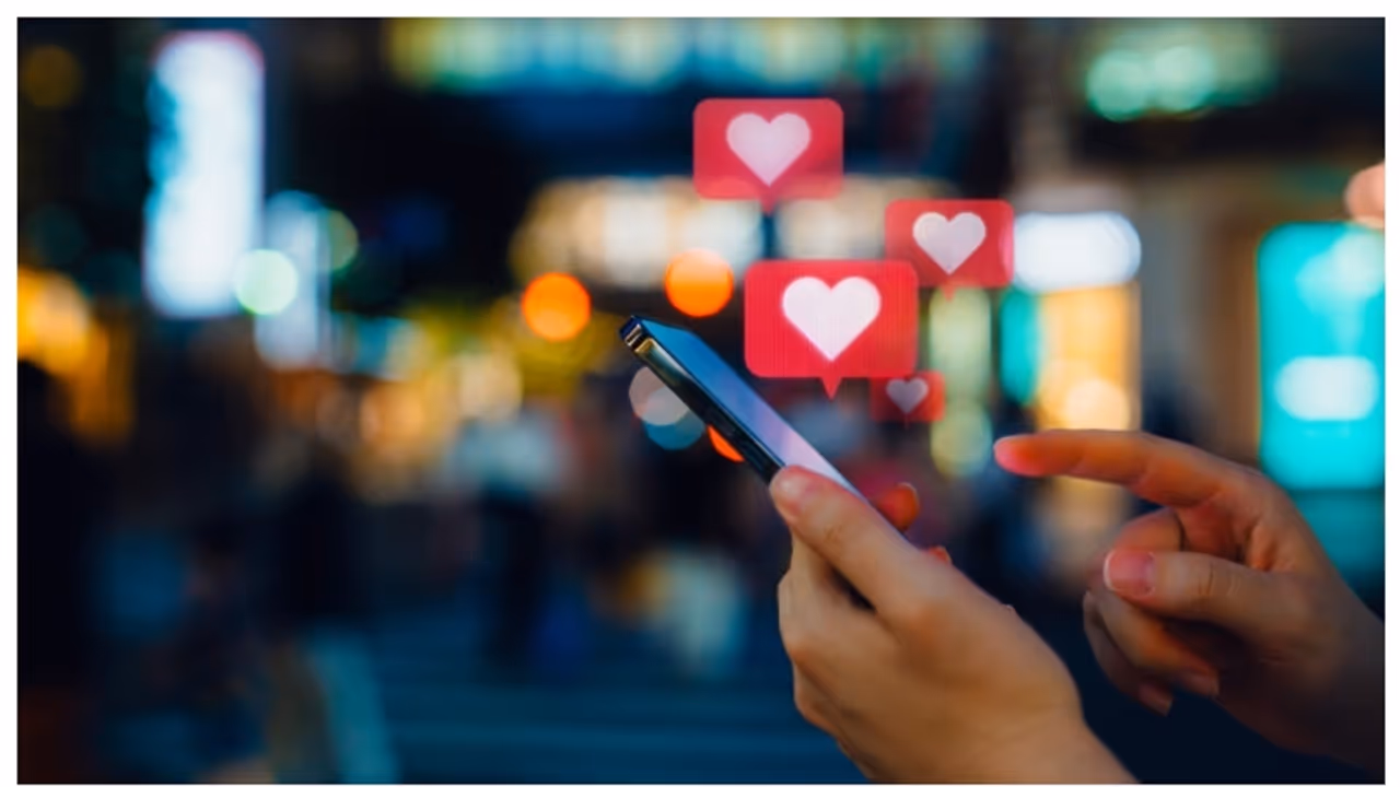 ഡേറ്റിംഗ് പ്രേമികൾക്ക് ശമ്പളത്തോട് കൂടിയുള്ള 'ടിന്ഡർ ലീവ്' പ്രഖ്യാപിച്ച് കമ്പനി; പിന്നെയുമുണ്ട് ആനുകൂല്യങ്ങൾ ഡേറ്റിംഗ് പ്രേമികൾക്ക് ശമ്പളത്തോട് കൂടിയുള്ള 'ടിന്ഡർ ലീവ്' പ്രഖ്യാപിച്ച് കമ്പനി; പിന്നെയുമുണ്ട് ആനുകൂല്യങ്ങൾ