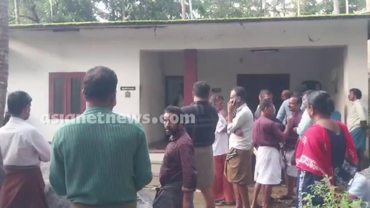 അമ്മ ബന്ധുവീട്ടിൽ പോയ സമയത്ത് അച്ഛനൊപ്പം മദ്യപിച്ചു, പിന്നാലെ തർക്കം; പേരാമ്പ്രയിലെ ശ്രീധരൻ്റെ മരണം കൊലപാതകം