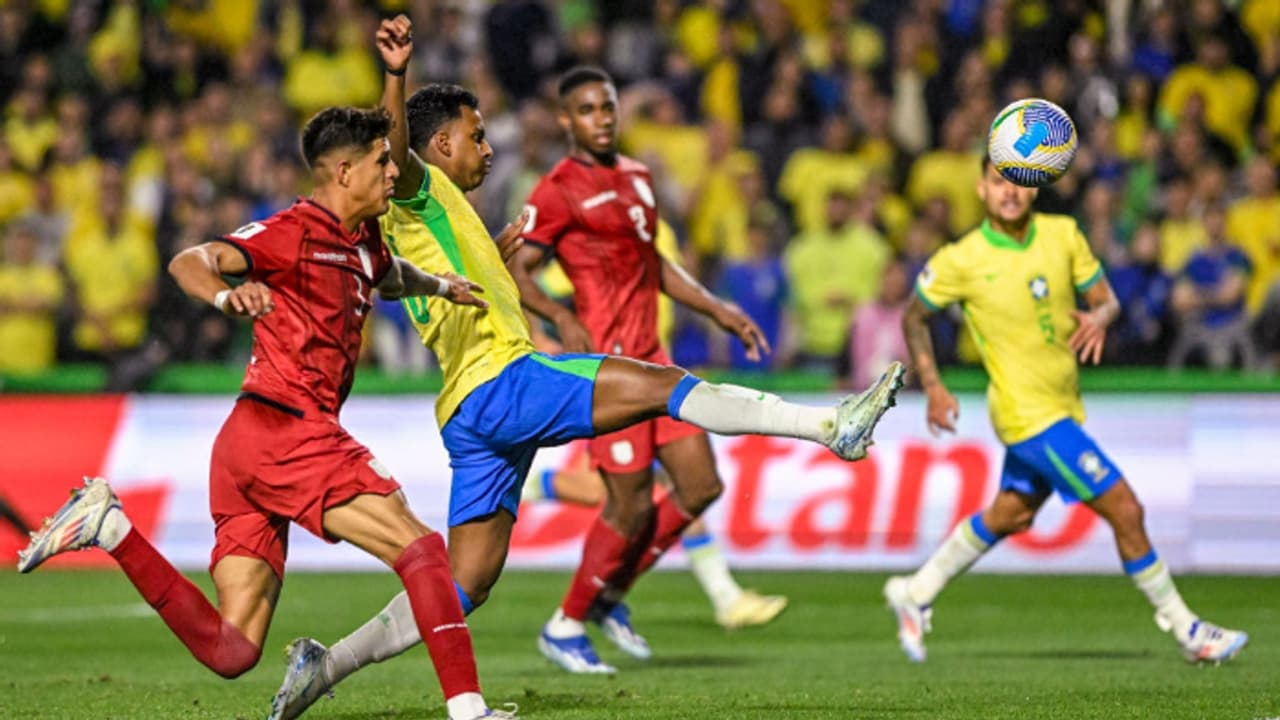 ലോകപ്പ് യോഗ്യതയില് ബ്രസീലിന് നിറം മങ്ങിയ ജയം! ഫ്രാന്സിനെ മലര്ത്തിയടിച്ച് ഇറ്റലി ലോകപ്പ് യോഗ്യതയില് ബ്രസീലിന് നിറം മങ്ങിയ ജയം! ഫ്രാന്സിനെ മലര്ത്തിയടിച്ച് ഇറ്റലി