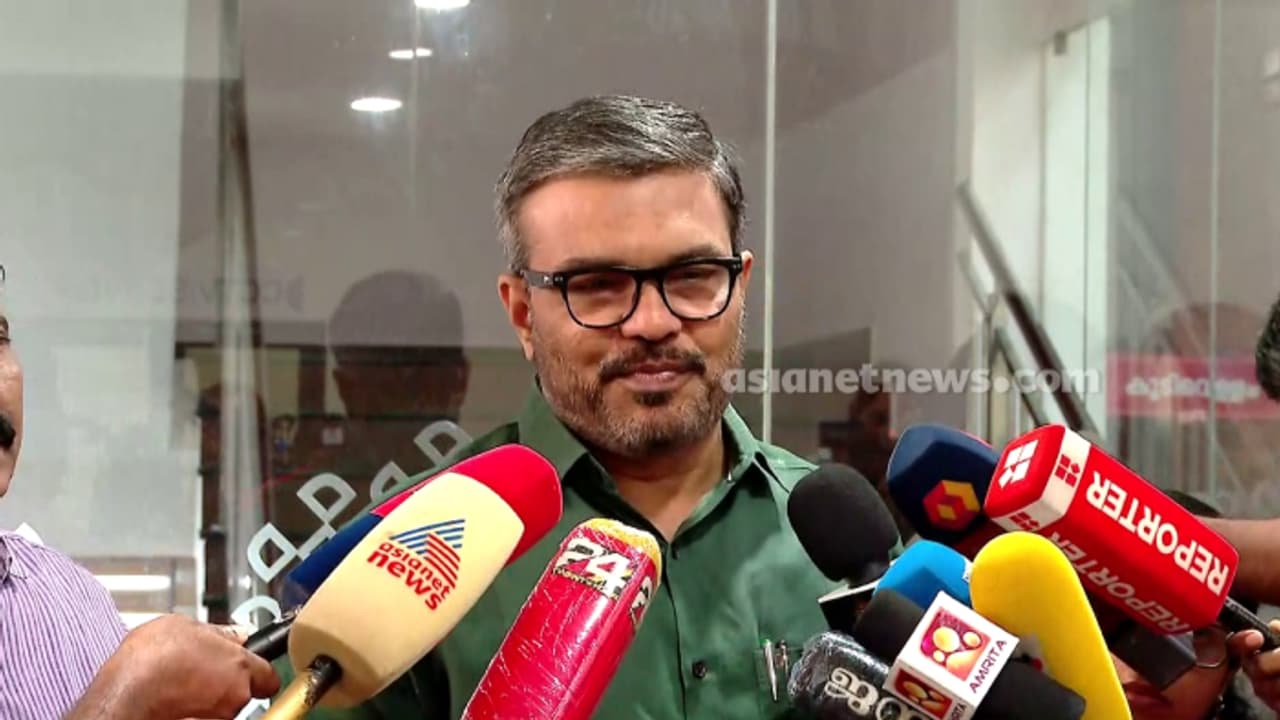 വാർഡ് വിഭജനം നിയമാനുസൃതവും സുതാര്യവുമെന്ന് മന്ത്രി എംബി രാജേഷ്; 'രമേശ് ചെന്നിത്തല കോടതി ഉത്തരവ് വായിക്കണം' വാർഡ് വിഭജനം നിയമാനുസൃതവും സുതാര്യവുമെന്ന് മന്ത്രി എംബി രാജേഷ്; 'രമേശ് ചെന്നിത്തല കോടതി ഉത്തരവ് വായിക്കണം'