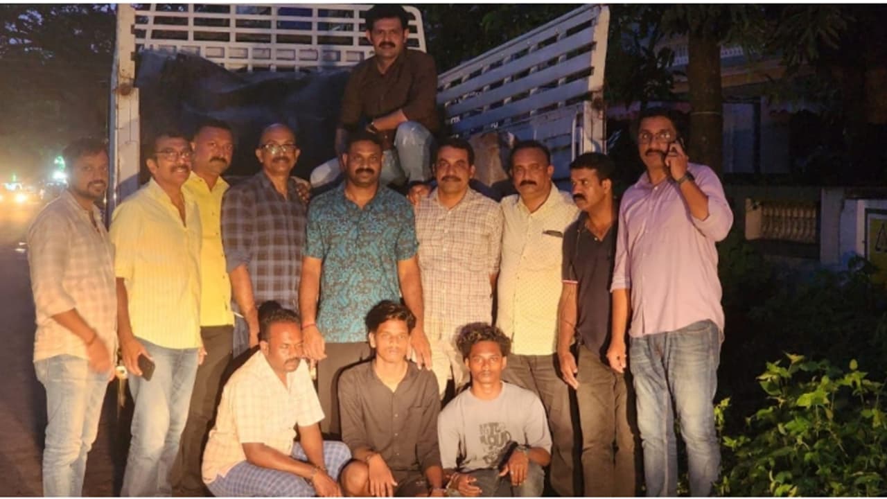 കൊല്ലംകോട് കടന്ന് ലോറി, അകമ്പടിയായി ബൈക്ക്, നേരത്തെ തന്നെ വിവരം ചോർന്നിരുന്നു! 1650 ലിറ്റർ സ്പിരിറ്റ് പിടിയിൽ കൊല്ലംകോട് കടന്ന് ലോറി, അകമ്പടിയായി ബൈക്ക്, നേരത്തെ തന്നെ വിവരം ചോർന്നിരുന്നു! 1650 ലിറ്റർ സ്പിരിറ്റ് പിടിയിൽ