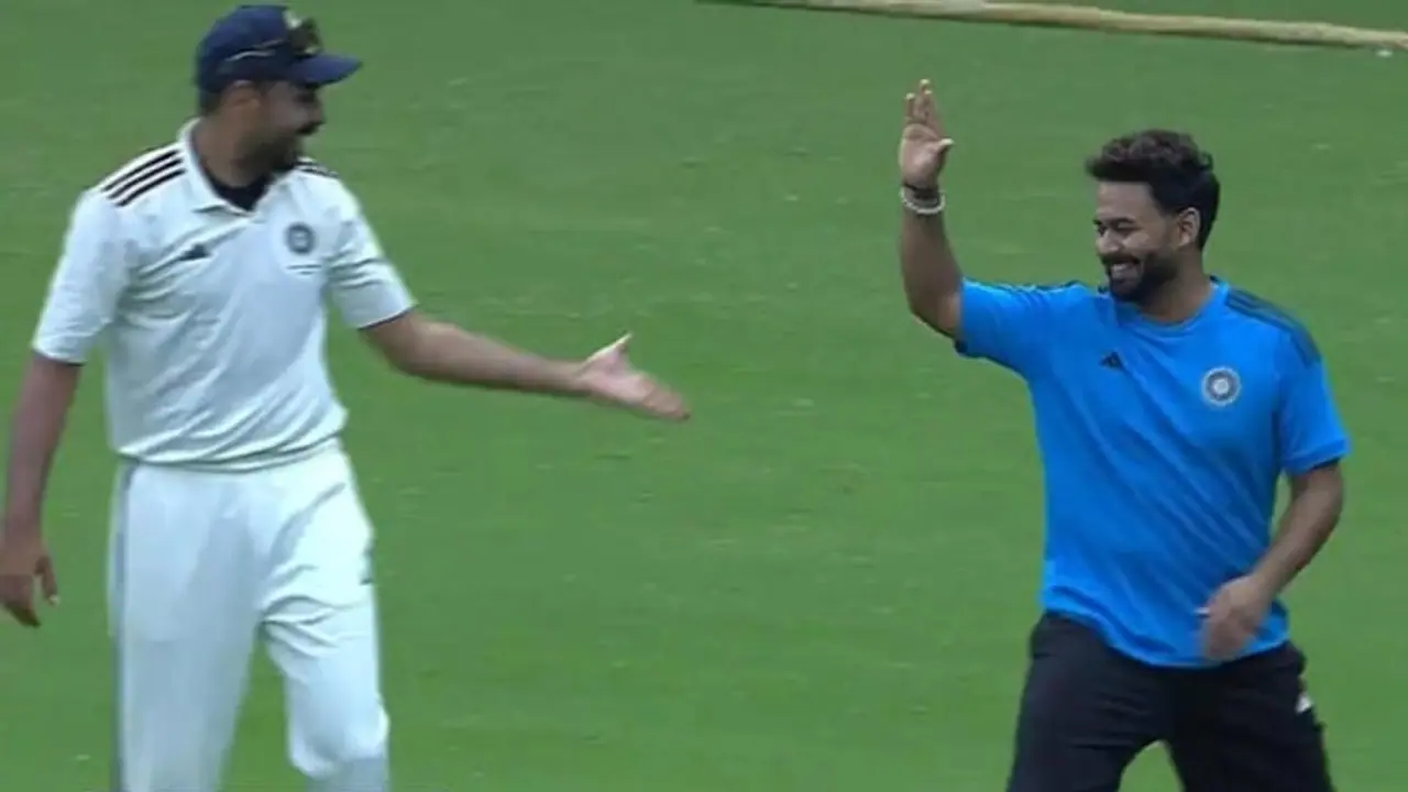 Duleep Trophy: Rishabh Pant turns 'khabri' to learn India A's plans in huddle; video goes viral (WATCH)