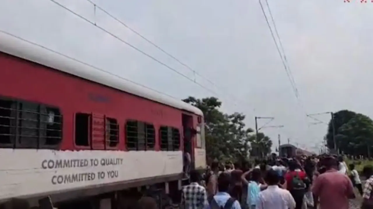 Patna: Magadh Express train split in two parts due to coupling failure; No injuries reported