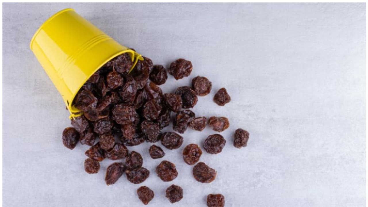 Raisin Water Secrets: Essential health benefit of drinking on an empty stomach Raisin Water Secrets: Essential health benefit of drinking on an empty stomach