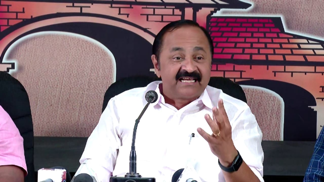 റാം മാധവ് എഡിജിപി കൂടിക്കാഴ്ച; കൂടെയുണ്ടായിരുന്നവരുടെ പേരുകള് പുറത്തുവന്നാൽ കേരളം ഞെട്ടും: വിഡി സതീശൻ റാം മാധവ് എഡിജിപി കൂടിക്കാഴ്ച; കൂടെയുണ്ടായിരുന്നവരുടെ പേരുകള് പുറത്തുവന്നാൽ കേരളം ഞെട്ടും: വിഡി സതീശൻ