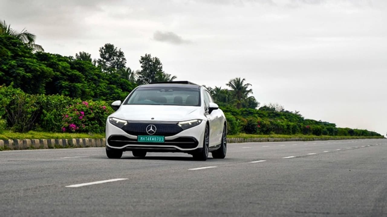 ಒಂದೇ ಚಾರ್ಜ್ನಲ್ಲಿ 948 ಕಿ.ಮೀ ಪ್ರಯಾಣ, ಗಿನ್ನೆಸ್ ದಾಖಲೆ ಬರೆದ ಆಟೋ ಕಾರ್ ಇಂಡಿಯಾ! ಒಂದೇ ಚಾರ್ಜ್ನಲ್ಲಿ 948 ಕಿ.ಮೀ ಪ್ರಯಾಣ, ಗಿನ್ನೆಸ್ ದಾಖಲೆ ಬರೆದ ಆಟೋ ಕಾರ್ ಇಂಡಿಯಾ!