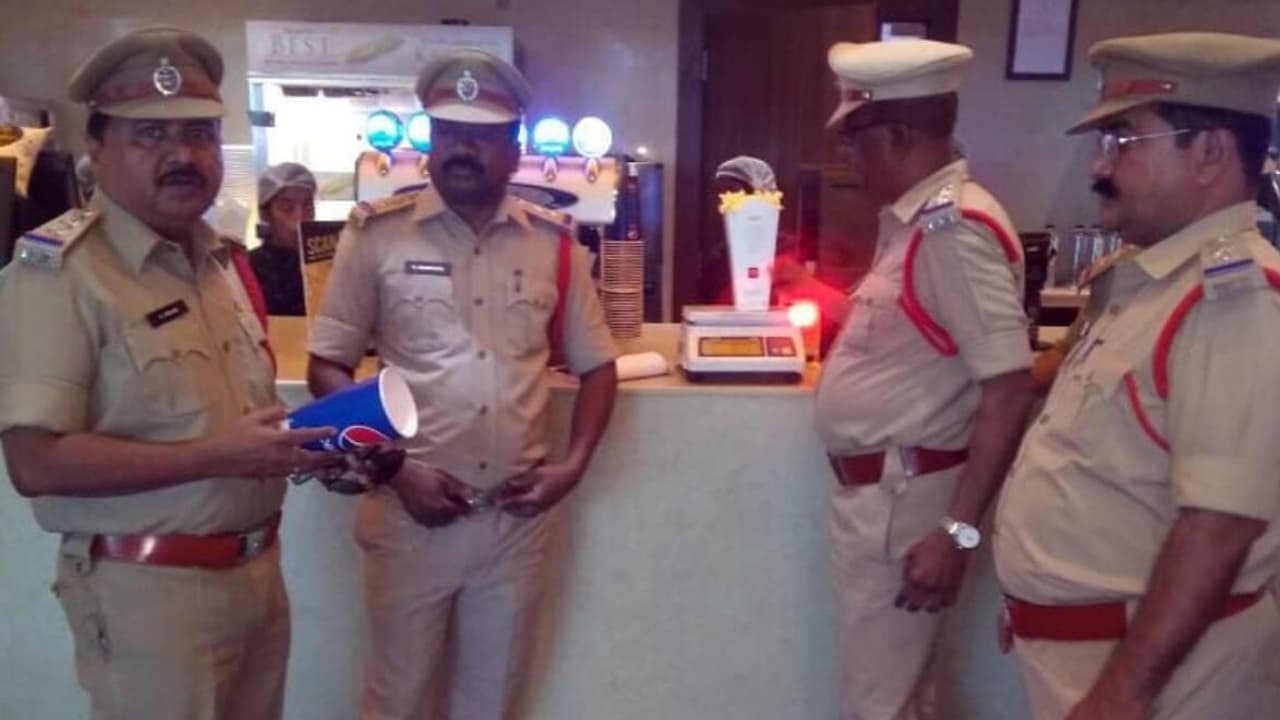 എന്തോ ഒരു സംശയം തോന്നിയോ, തൂക്കത്തിൽ ഒരു വ്യത്യാസം; ഈ പ്രശ്നത്തിന് പരിഹാരം സിംപിളാണ്, പരാതിപ്പെടുന്നത് ഇങ്ങനെ എന്തോ ഒരു സംശയം തോന്നിയോ, തൂക്കത്തിൽ ഒരു വ്യത്യാസം; ഈ പ്രശ്നത്തിന് പരിഹാരം സിംപിളാണ്, പരാതിപ്പെടുന്നത് ഇങ്ങനെ