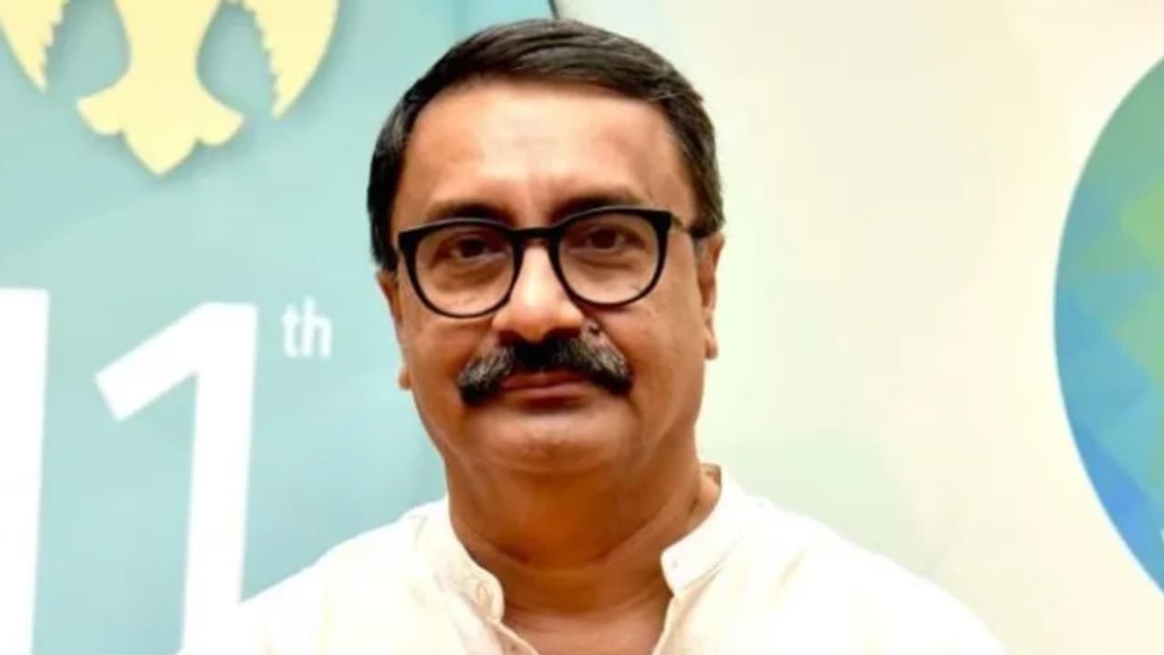 ലൈംഗികാതിക്രമ കേസ്; സംവിധായകൻ വികെ പ്രകാശിന് ഇന്ന് നിർണായകം, മുൻകൂര് ജാമ്യാപേക്ഷ ഇന്ന് ഹൈക്കോടതി പരിഗണിക്കും ലൈംഗികാതിക്രമ കേസ്; സംവിധായകൻ വികെ പ്രകാശിന് ഇന്ന് നിർണായകം, മുൻകൂര് ജാമ്യാപേക്ഷ ഇന്ന് ഹൈക്കോടതി പരിഗണിക്കും