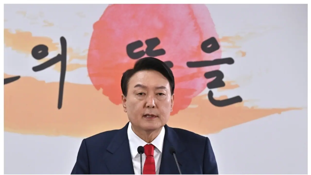 ದಕ್ಷಿಣ ಕೊರಿಯಾದಲ್ಲಿ ತುರ್ತು ಮಿಲಿಟರಿ ಆಡಳಿತ ಘೋಷಣೆ ದಕ್ಷಿಣ ಕೊರಿಯಾದಲ್ಲಿ ತುರ್ತು ಮಿಲಿಟರಿ ಆಡಳಿತ ಘೋಷಣೆ