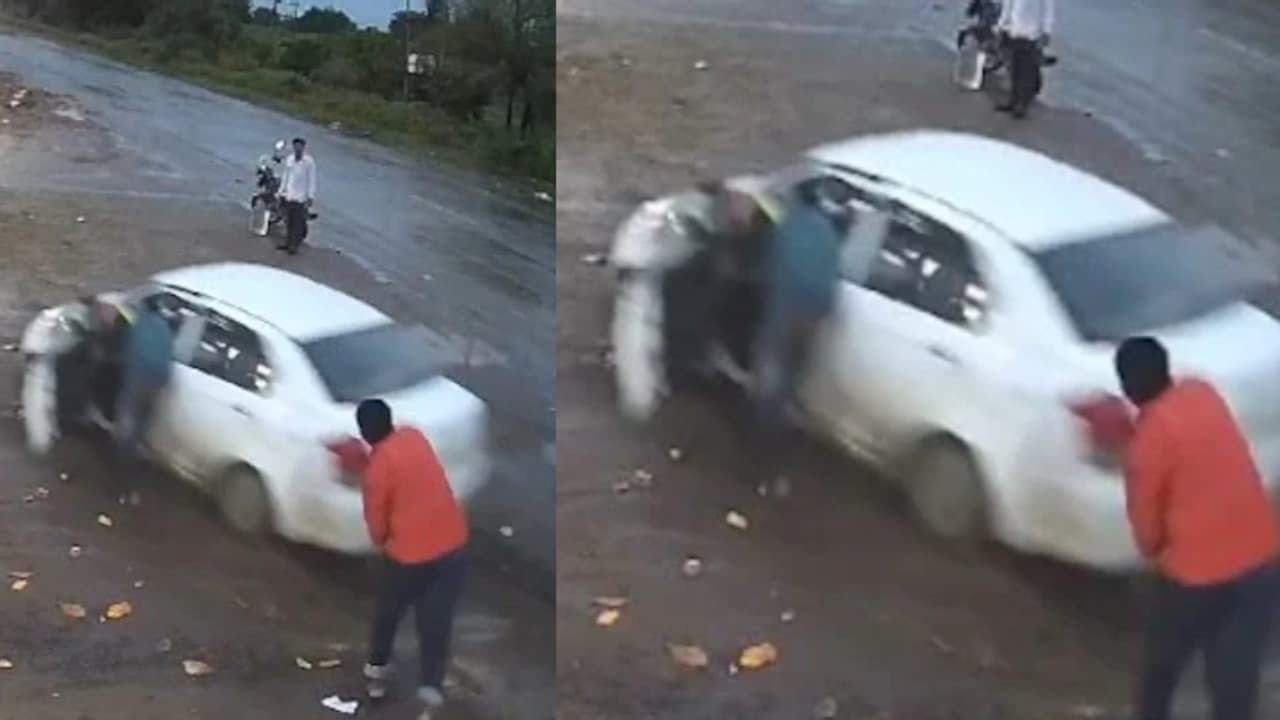 ഭക്ഷണത്തിന്റെ ബില്ല് ചോദിച്ച ഹോട്ടൽ ജീവനക്കാരനെ കാറിൽ വലിച്ചിഴച്ചത് 1 കിലോമീറ്ററോളം, മർദ്ദിച്ച് പണവും തട്ടി ഭക്ഷണത്തിന്റെ ബില്ല് ചോദിച്ച ഹോട്ടൽ ജീവനക്കാരനെ കാറിൽ വലിച്ചിഴച്ചത് 1 കിലോമീറ്ററോളം, മർദ്ദിച്ച് പണവും തട്ടി