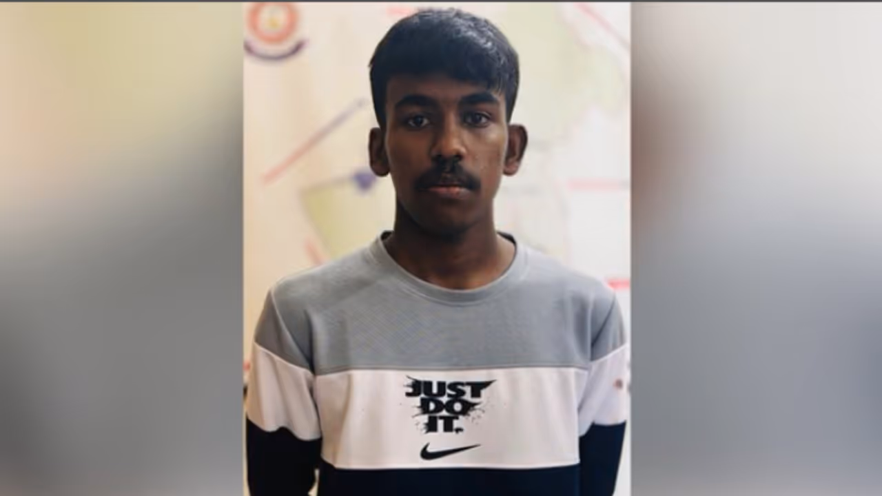 പ്രണയിച്ച പെൺകുട്ടി വിദേശത്ത് പോയി, സ്വകാര്യ ചിത്രങ്ങൾ അവളുടെ അച്ഛന് അയച്ചു, കോട്ടയം സ്വദേശി യുവാവ് അറസ്റ്റിൽ പ്രണയിച്ച പെൺകുട്ടി വിദേശത്ത് പോയി, സ്വകാര്യ ചിത്രങ്ങൾ അവളുടെ അച്ഛന് അയച്ചു, കോട്ടയം സ്വദേശി യുവാവ് അറസ്റ്റിൽ