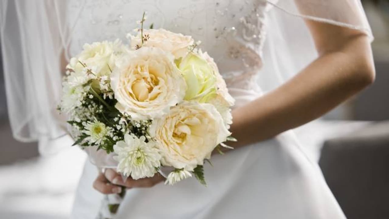 വിവാഹം കഴിക്കാൻ സ്ത്രീകളെ കിട്ടാനില്ല, വിദേശവനിതകളെ തേടണമെന്ന് ചൈനയിലെ പ്രൊഫസർ, വൻ ചർച്ച, വിവാദം