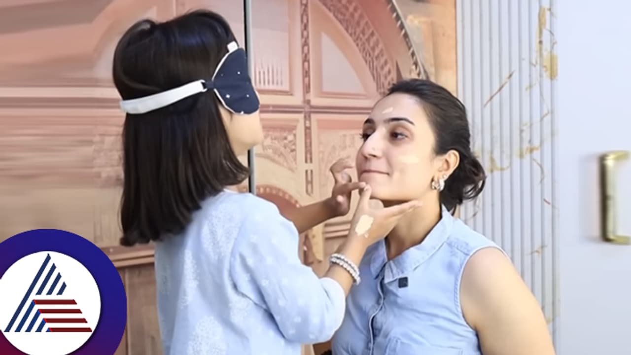 ಕಣ್ಣುಮುಚ್ಚಿ ಮೇಕಪ್ ಮಾಡಿದ ಸೀತಾ ಸಿಹಿ: ಸೀರಿಯಲ್ ನಿರ್ದೇಶಕರಿಗೆ ಬೆದರಿಕೆ ಹಾಕಿದ ಫ್ಯಾನ್ಸ್! ಕಣ್ಣುಮುಚ್ಚಿ ಮೇಕಪ್ ಮಾಡಿದ ಸೀತಾ ಸಿಹಿ: ಸೀರಿಯಲ್ ನಿರ್ದೇಶಕರಿಗೆ ಬೆದರಿಕೆ ಹಾಕಿದ ಫ್ಯಾನ್ಸ್!