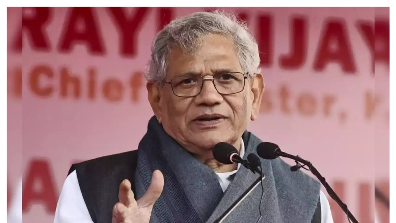 இறந்தும் மாறாத கம்யூனிச கோட்பாடு: யெச்சூரியின் உடலை தானமாக வழங்கிய குடும்பத்தினர் இறந்தும் மாறாத கம்யூனிச கோட்பாடு: யெச்சூரியின் உடலை தானமாக வழங்கிய குடும்பத்தினர்