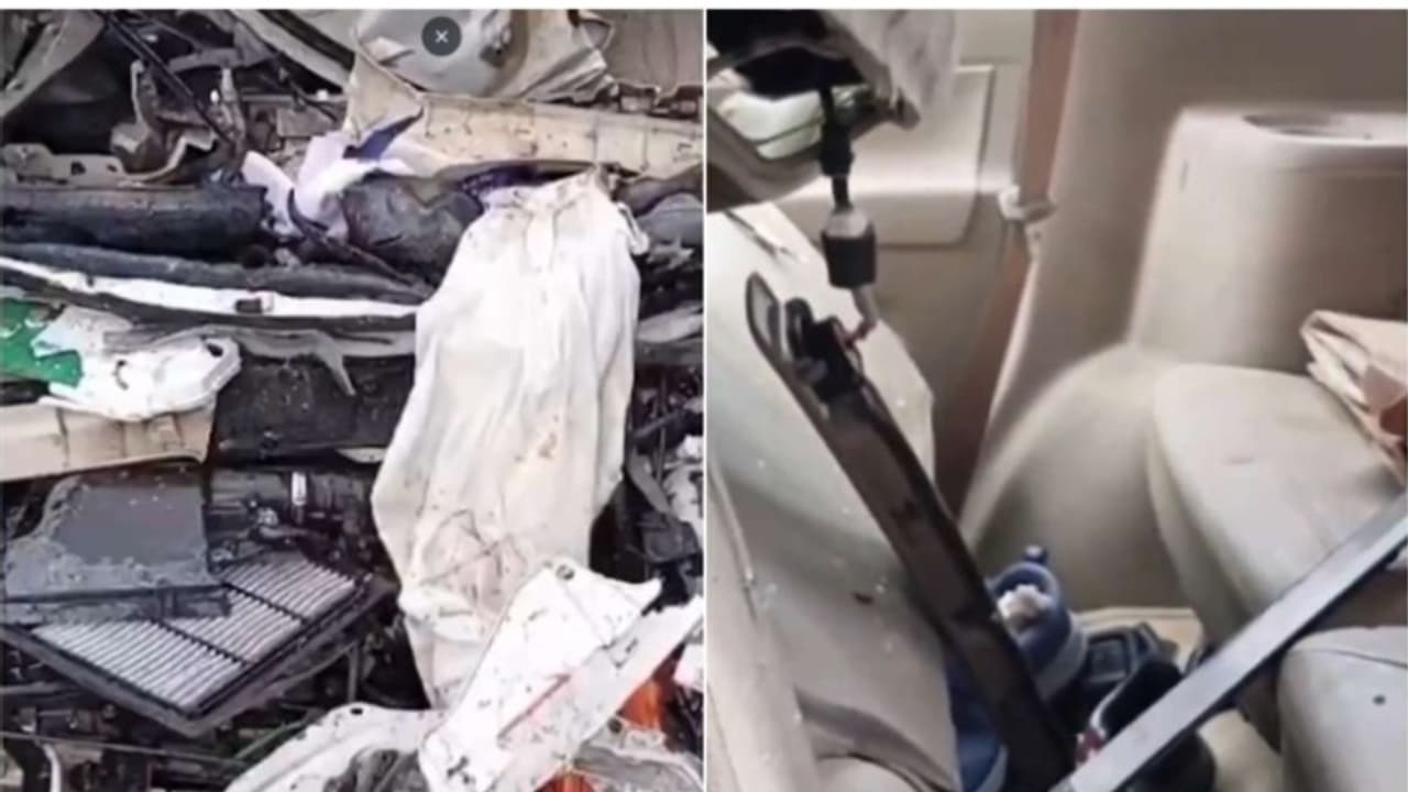 ട്രക്കിന്റെ പിന്നിലേക്ക് കാർ ഇടിച്ചുകയറി അപകടം; നാല് പേർ മരിച്ചു, വാഹനം പൂ‍ർണമായി തകർന്ന നിലയിൽ