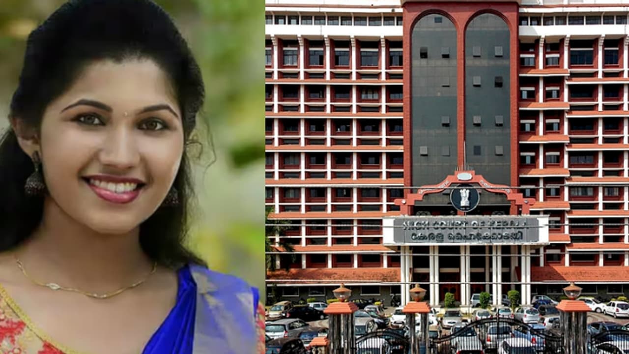 മിഷേലിന്റെ മരണം: സിബിഐ അന്വേഷണമെന്ന ആവശ്യം തള്ളി, അന്തിമ റിപ്പോർട്ട് സമർപ്പിക്കാൻ ക്രൈംബ്രാഞ്ചിന് നിർദേശം മിഷേലിന്റെ മരണം: സിബിഐ അന്വേഷണമെന്ന ആവശ്യം തള്ളി, അന്തിമ റിപ്പോർട്ട് സമർപ്പിക്കാൻ ക്രൈംബ്രാഞ്ചിന് നിർദേശം