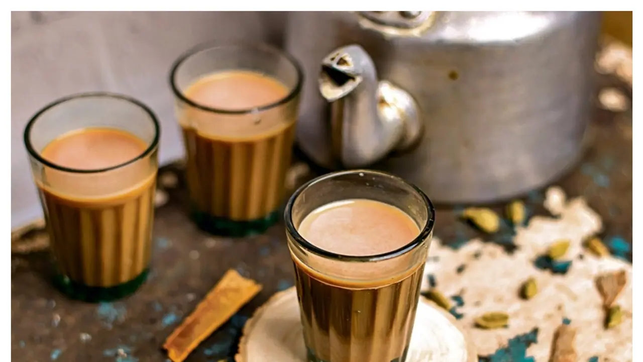 കടുപ്പത്തിലാണെങ്കിലും ലൈറ്റായിട്ടാണേലും സൂക്ഷിക്കണേ'...മലപ്പുറത്ത് കൃത്രിമകളർ ചേർത്ത 15കിലോ ചായപ്പൊടി പിടികൂടി കടുപ്പത്തിലാണെങ്കിലും ലൈറ്റായിട്ടാണേലും സൂക്ഷിക്കണേ'...മലപ്പുറത്ത് കൃത്രിമകളർ ചേർത്ത 15കിലോ ചായപ്പൊടി പിടികൂടി