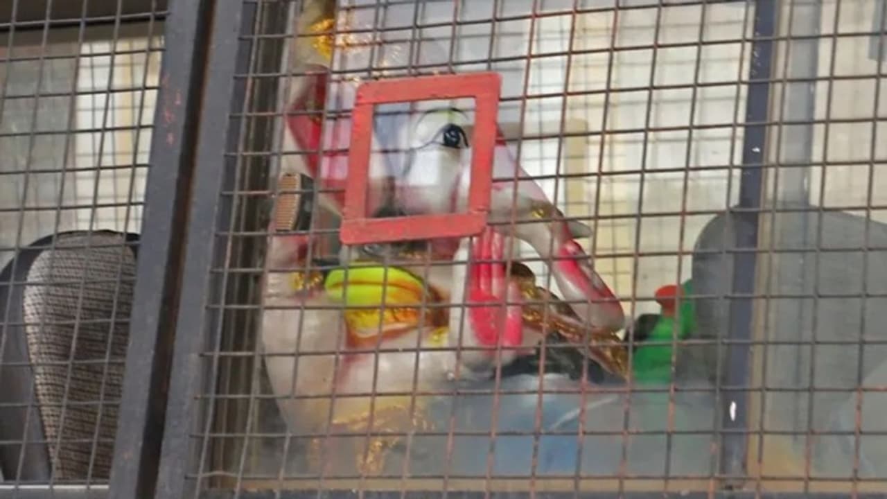 ಭಯ ಹುಟ್ಟಿಸುತ್ತಿದೆ ಪೊಲೀಸ್ ಕಸ್ಟಡಿಯಲ್ಲಿ ಗಣೇಶ, ಕಾಂಗ್ರೆಸ್ ಸರ್ಕಾರ ವಿರುದ್ಧ ತೇಜಸ್ವಿ ಸೂರ್ಯ ಆಕ್ರೋಶ! ಭಯ ಹುಟ್ಟಿಸುತ್ತಿದೆ ಪೊಲೀಸ್ ಕಸ್ಟಡಿಯಲ್ಲಿ ಗಣೇಶ, ಕಾಂಗ್ರೆಸ್ ಸರ್ಕಾರ ವಿರುದ್ಧ ತೇಜಸ್ವಿ ಸೂರ್ಯ ಆಕ್ರೋಶ!