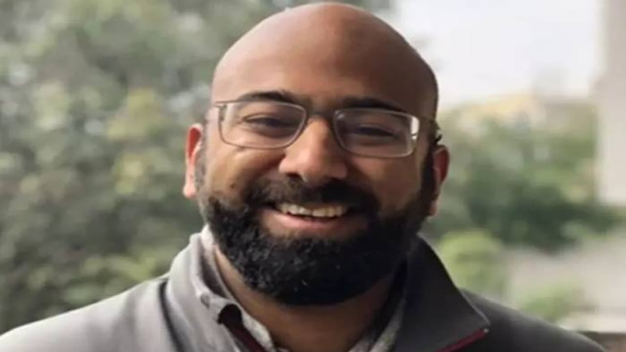 ശാക്തീകരണം കാണിക്കാനാണ് സ്ത്രീകൾ പുകവലിക്കുന്നതും മദ്യപിക്കുന്നതും; പരാമർശവുമായി ഷേവിംഗ് റേസർ കമ്പനി സ്ഥാപകൻ ശാക്തീകരണം കാണിക്കാനാണ് സ്ത്രീകൾ പുകവലിക്കുന്നതും മദ്യപിക്കുന്നതും; പരാമർശവുമായി ഷേവിംഗ് റേസർ കമ്പനി സ്ഥാപകൻ