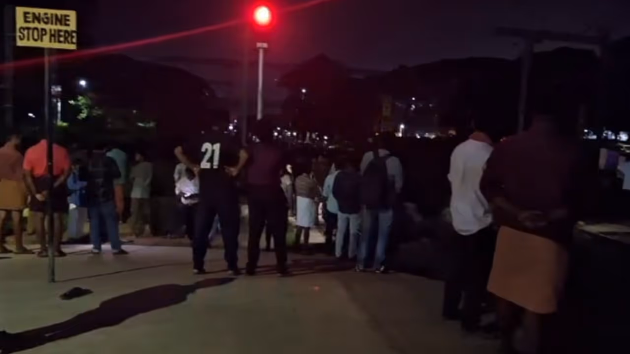 8 മാസം മുൻപ് വിവാഹം, തിരുവോണത്തിന് മുൻപ് വീടെത്താനുള്ള തിടുക്കത്തിനിടെ ട്രെയിൻ തട്ടി, കണ്ണീരടങ്ങാതെ ബന്ധുക്കൾ 8 മാസം മുൻപ് വിവാഹം, തിരുവോണത്തിന് മുൻപ് വീടെത്താനുള്ള തിടുക്കത്തിനിടെ ട്രെയിൻ തട്ടി, കണ്ണീരടങ്ങാതെ ബന്ധുക്കൾ