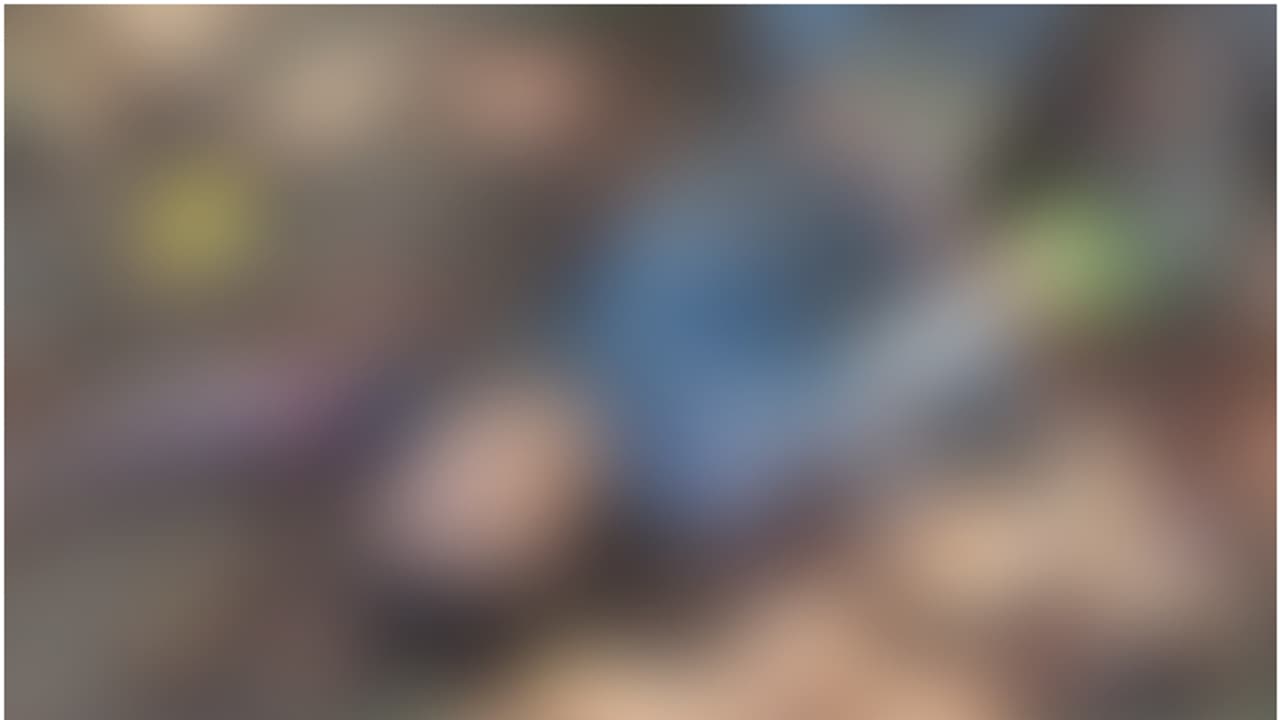 കൊച്ചിയിൽ യുവാവിനെ റോഡിൽ മരിച്ച നിലയിൽ കണ്ടെത്തി; ശരീരത്തിൽ മുറിവുകൾ, അന്വേഷണം തുടങ്ങി പൊലീസ് കൊച്ചിയിൽ യുവാവിനെ റോഡിൽ മരിച്ച നിലയിൽ കണ്ടെത്തി; ശരീരത്തിൽ മുറിവുകൾ, അന്വേഷണം തുടങ്ങി പൊലീസ്