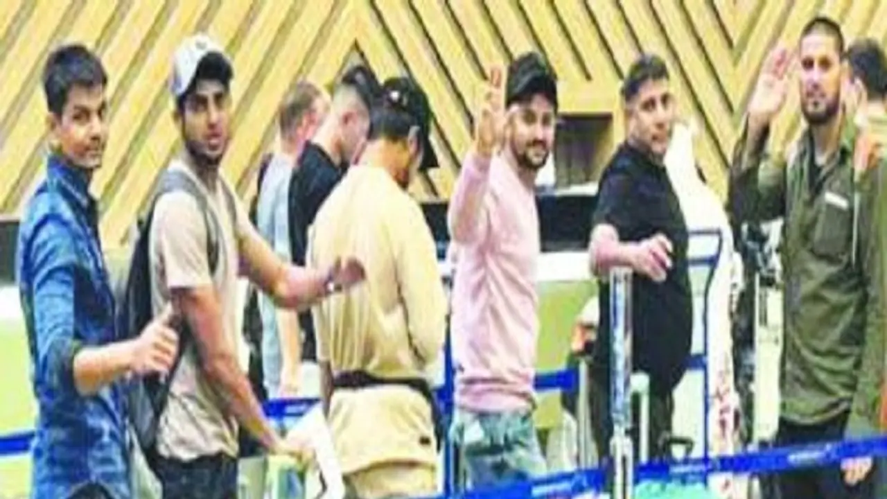 ರಷ್ಯಾ ಸೇನೆಯಲ್ಲಿ ಸಿಲುಕಿದ್ದ 3 ಕನ್ನಡಿಗರು: 8 ತಿಂಗಳು ನರಕಯಾತನೆ ಅನುಭವಿಸಿ ತಾಯ್ನಾಡಿಗೆ ವಾಪಸ್...! ರಷ್ಯಾ ಸೇನೆಯಲ್ಲಿ ಸಿಲುಕಿದ್ದ 3 ಕನ್ನಡಿಗರು: 8 ತಿಂಗಳು ನರಕಯಾತನೆ ಅನುಭವಿಸಿ ತಾಯ್ನಾಡಿಗೆ ವಾಪಸ್...!