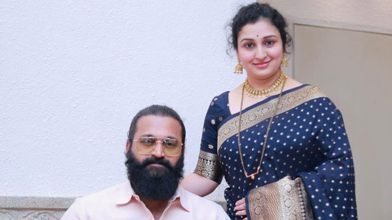 Rishab Shetty and Wife Pragathi light up Onam with vibrant and joyous festive wishes! Rishab Shetty and Wife Pragathi light up Onam with vibrant and joyous festive wishes!