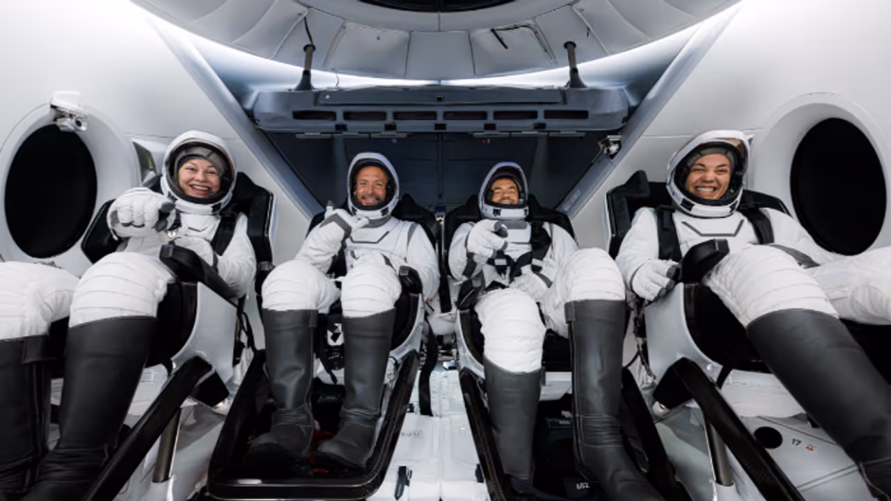 മഹാവിജയം! പൊളാരിസ് ഡോൺ ദൗത്യസംഘം സുരക്ഷിതമായി തിരിച്ചെത്തി, ചരിത്രത്തില്‍ ഇടംപിടിച്ച് ബഹിരാകാശ നടത്തം