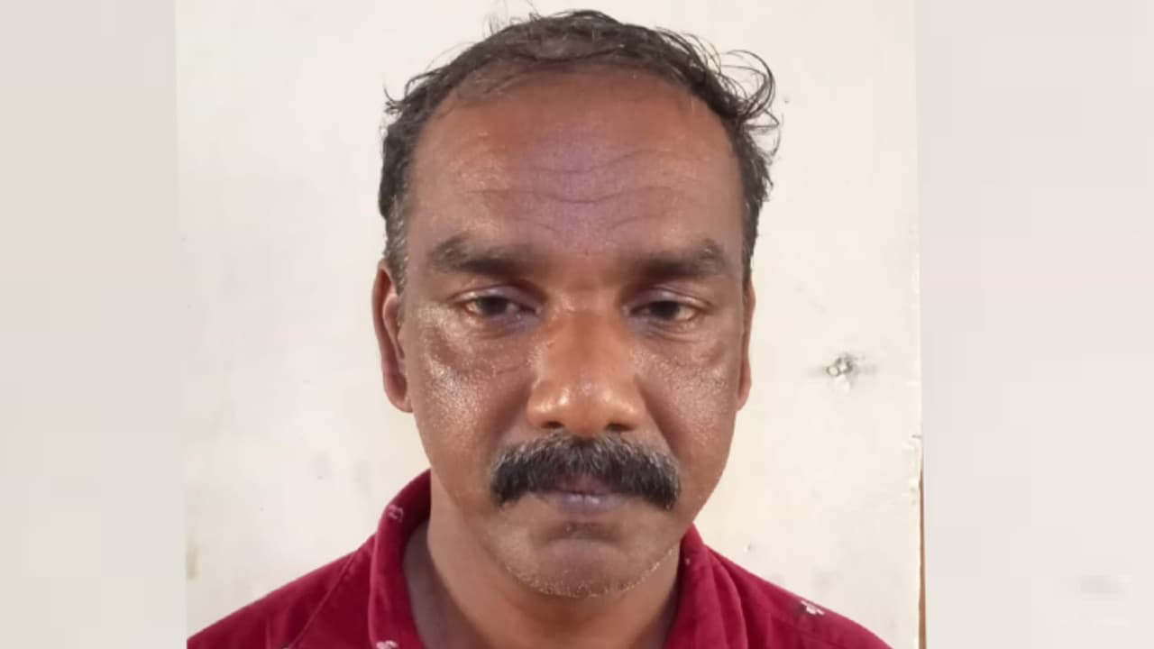 വീട്ടുജോലി കഴിഞ്ഞ് മടങ്ങിയ വയോധികയെ പീഡിപ്പിക്കാൻ ശ്രമിച്ചെന്ന് പരാതി; പ്രതിയെ പൊലീസ് പിടികൂടി വീട്ടുജോലി കഴിഞ്ഞ് മടങ്ങിയ വയോധികയെ പീഡിപ്പിക്കാൻ ശ്രമിച്ചെന്ന് പരാതി; പ്രതിയെ പൊലീസ് പിടികൂടി