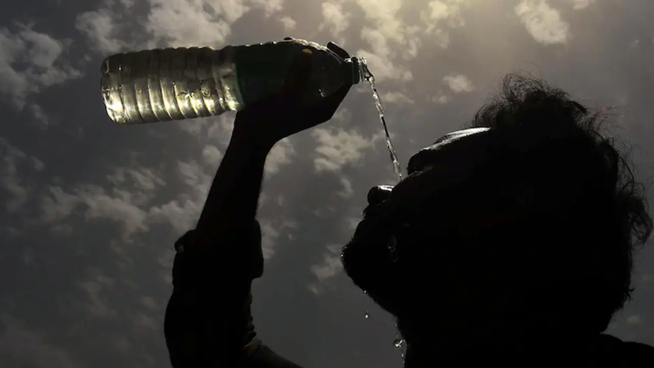 Weather update: IMD predicts Delhi, northwest India to experience extended warm spell for another week