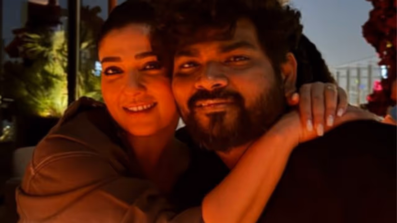 'നിന്നോടെനിക്ക് വാക്കുകള്‍ക്കുമപ്പുറമുള്ള സ്‍നേഹം', ചുംബിക്കുന്ന ഫോട്ടോയുമായി നയൻതാര, വിഘ്‍നേശ് ശിവനോട് നടി