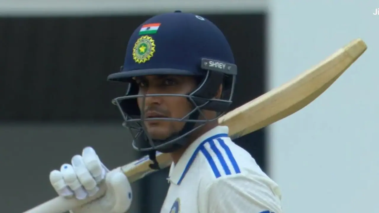 Shubman Gill's eight ball duck triggers social media storm during India vs Bangladesh Test (WATCH) Shubman Gill's eight ball duck triggers social media storm during India vs Bangladesh Test (WATCH)