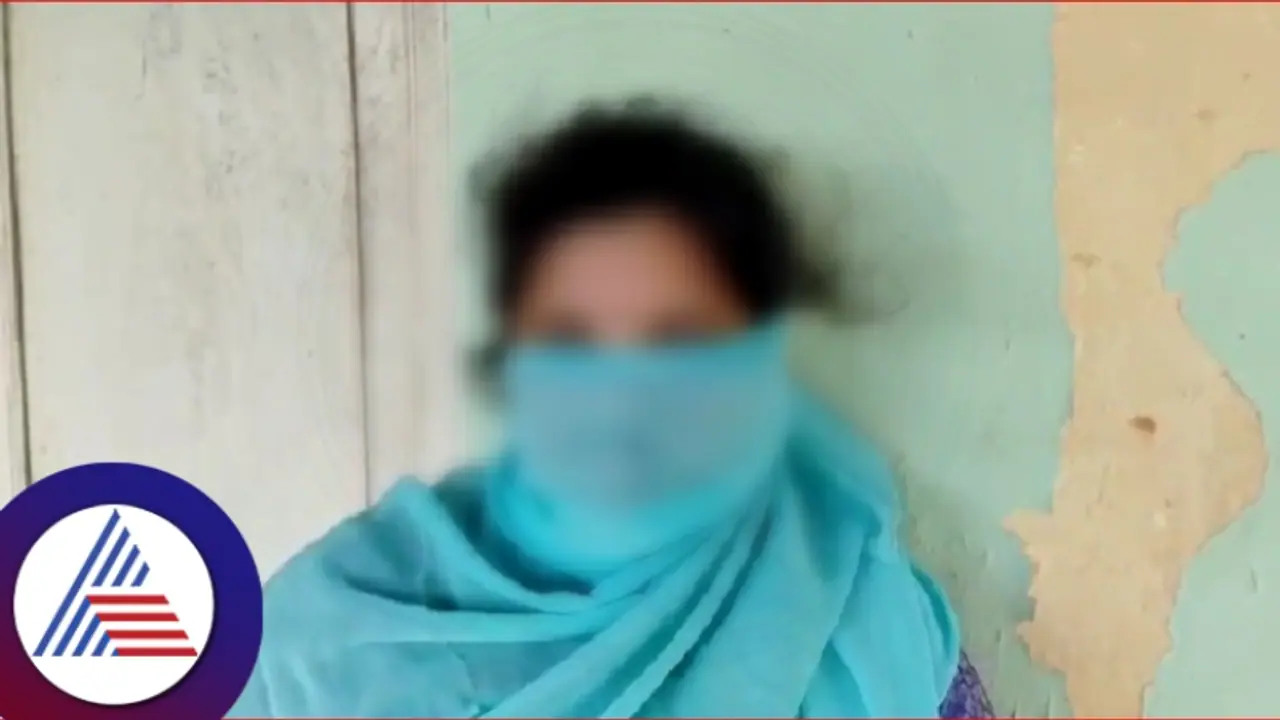 ಸ್ವಚ್ಛತಾ ಸಿಬ್ಬಂದಿಗೆ ಮೈಕೈ ಮುಟ್ಟಿ ಲೈಂಗಿಕ ಕಿರುಕುಳ; ಕಾಮುಕ ವಾರ್ಡನ್ ವಿರುದ್ಧ ಸಂತ್ರಸ್ತೆ ದೂರು ಸ್ವಚ್ಛತಾ ಸಿಬ್ಬಂದಿಗೆ ಮೈಕೈ ಮುಟ್ಟಿ ಲೈಂಗಿಕ ಕಿರುಕುಳ; ಕಾಮುಕ ವಾರ್ಡನ್ ವಿರುದ್ಧ ಸಂತ್ರಸ್ತೆ ದೂರು