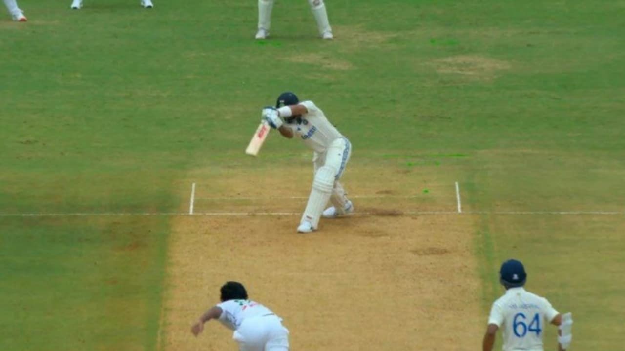 'ആകാശത്ത് കൂടെ പോയ വള്ളി ഏണിവച്ച് പിടിച്ചു'! ഓഫ്സ്റ്റംപ് കെണിയില് വീണ് കോലി; ഇനിയെന്ന് പഠിക്കുമെന്ന് ആരാധകർ 'ആകാശത്ത് കൂടെ പോയ വള്ളി ഏണിവച്ച് പിടിച്ചു'! ഓഫ്സ്റ്റംപ് കെണിയില് വീണ് കോലി; ഇനിയെന്ന് പഠിക്കുമെന്ന് ആരാധകർ