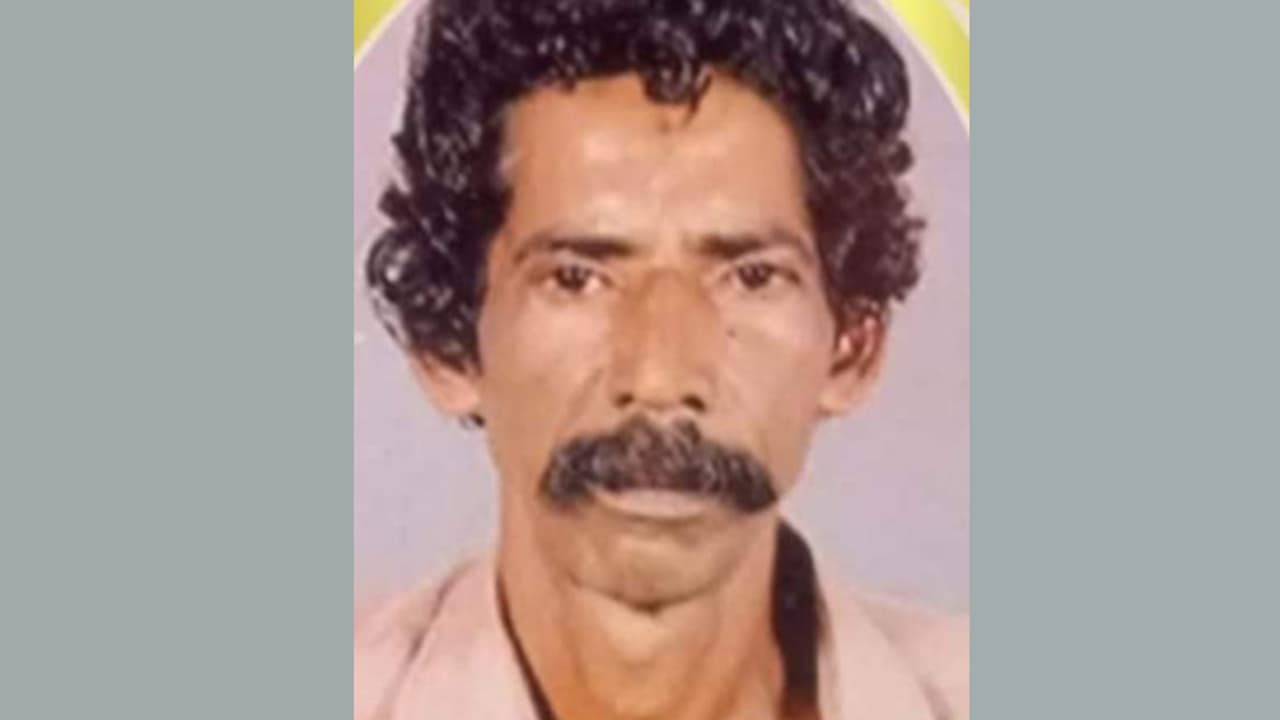 തേക്ക് മുറിക്കുമ്പോൾ കാൽ വഴുതിവീണു, ചികിത്സയിലായിരുന്ന 68കാരൻ മരിച്ചു 