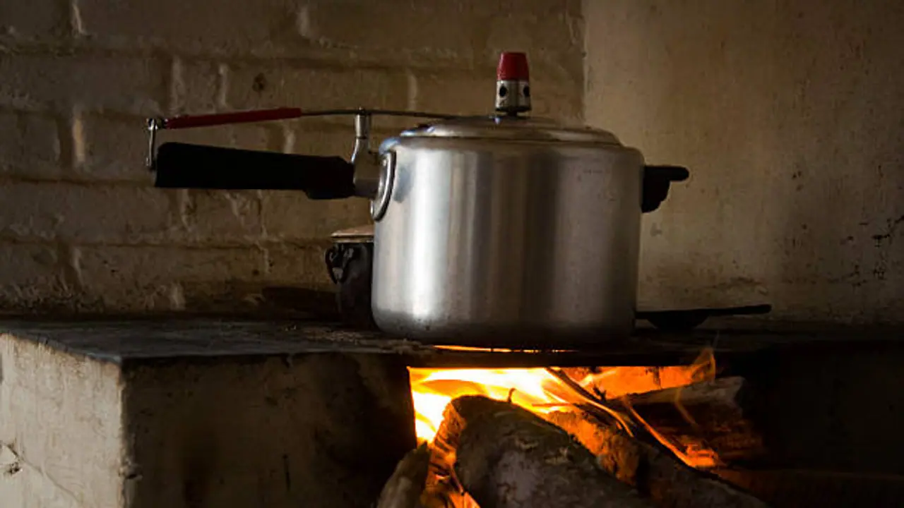 பிரஷர் குக்கர் மூடியின் ரப்பர் தளர்ந்துவிட்டதா? அப்போ இதை செய்யுங்க!