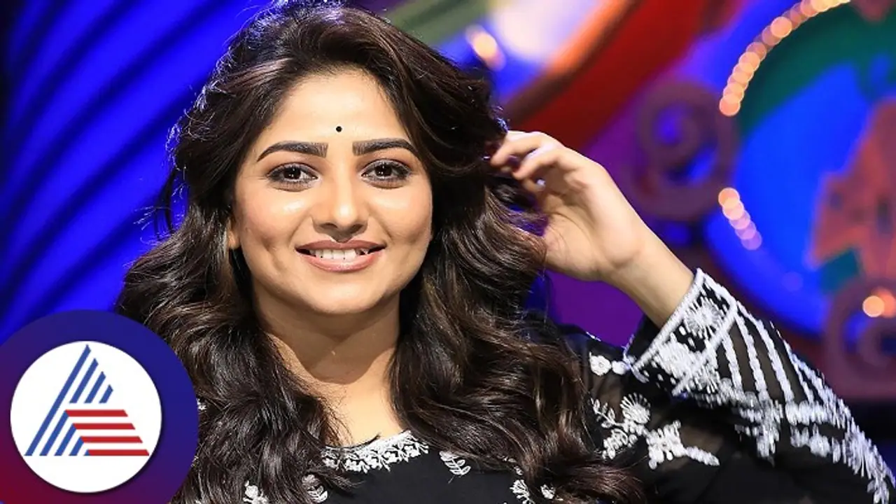 ಕಲಬುರಗಿ: ಡಿಂಪಲ್ ಕ್ವೀನ್‌ ರಚಿತಾರಾಮ್ ನೋಡೋದಕ್ಕೆ ನೂಕುನುಗ್ಗಲು!