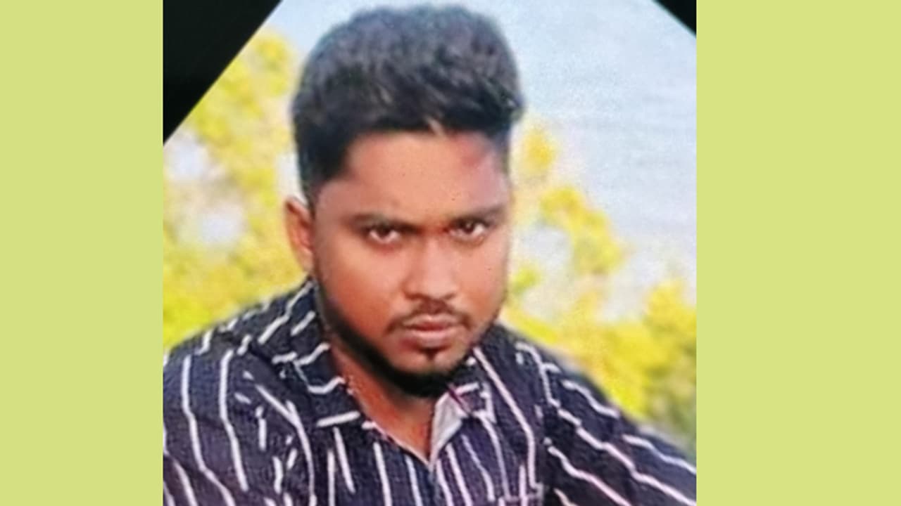 ആമ്പലം കാവിൽ വീട് നിർമാണത്തിനിടെ മൺകൂന ഇടിഞ്ഞ് തൊഴിലാളി മരിച്ചു, ഒരാള്ക്ക് ഗുരുതര പരിക്ക് ആമ്പലം കാവിൽ വീട് നിർമാണത്തിനിടെ മൺകൂന ഇടിഞ്ഞ് തൊഴിലാളി മരിച്ചു, ഒരാള്ക്ക് ഗുരുതര പരിക്ക്