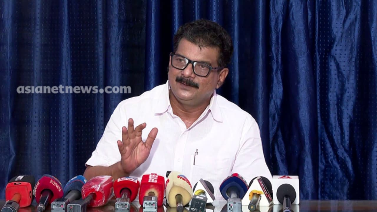 താൻ എൽഡിഎഫ് വിട്ടിട്ടില്ലെന്ന് പിവി അൻവർ എംഎൽഎ; പാർട്ടി പുറത്താക്കുന്നതുവരെ തുടരുമെന്നും പ്രതികരണം താൻ എൽഡിഎഫ് വിട്ടിട്ടില്ലെന്ന് പിവി അൻവർ എംഎൽഎ; പാർട്ടി പുറത്താക്കുന്നതുവരെ തുടരുമെന്നും പ്രതികരണം