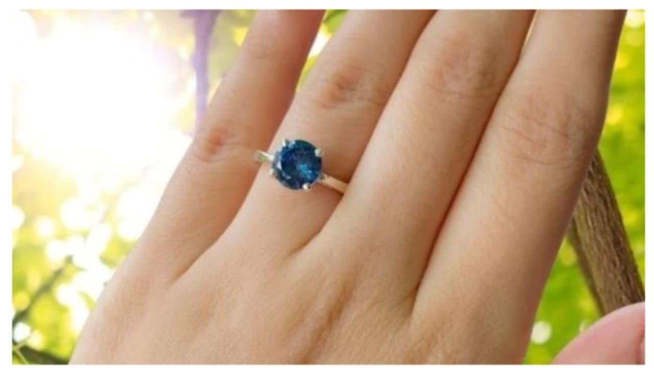 ഇന്ദ്രനീലം രത്നം ധരിക്കുന്നത് കൊണ്ടുള്ള ​ഗുണങ്ങൾ 