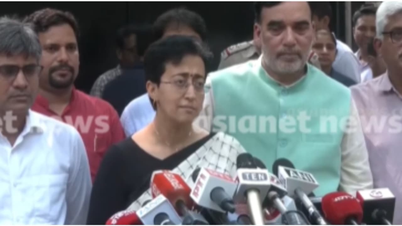 ദില്ലിയുടെ വികസനം തടയുന്നു; മുഖ്യമന്ത്രിയായി സത്യപ്രതിജ്ഞ ചെയ്തതിന് പിന്നാലെ ബിജെപിയെ കടന്നാക്രമിച്ച് അതിഷി ദില്ലിയുടെ വികസനം തടയുന്നു; മുഖ്യമന്ത്രിയായി സത്യപ്രതിജ്ഞ ചെയ്തതിന് പിന്നാലെ ബിജെപിയെ കടന്നാക്രമിച്ച് അതിഷി